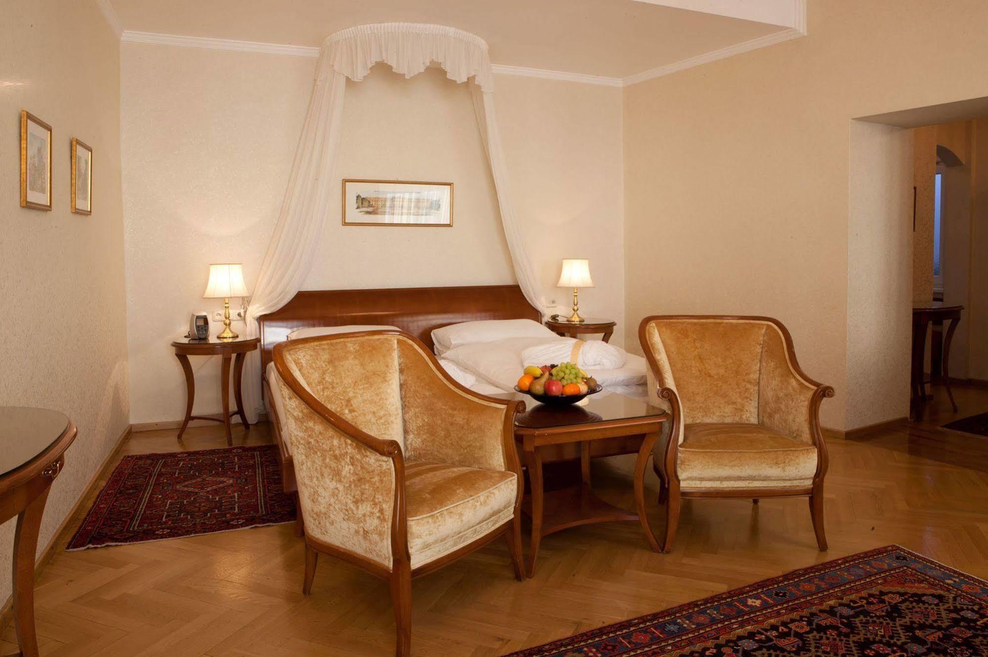 Hotel Kaiserin Elisabeth Bécs Szoba fotó